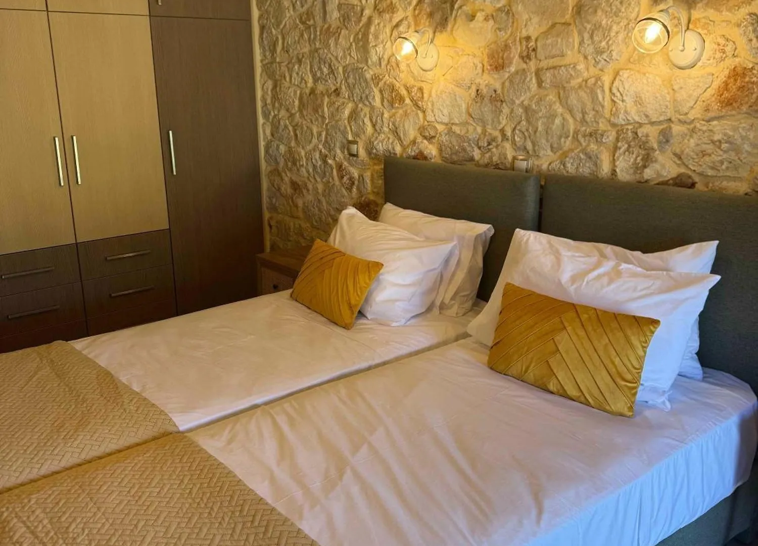 Skandalis Apartments With Pool 코라파키아